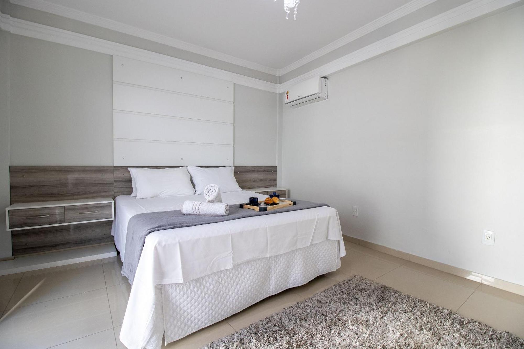 Mau21 - Av. Brasil. 3 Dorm, Climatizado, Churrasq Apartamento